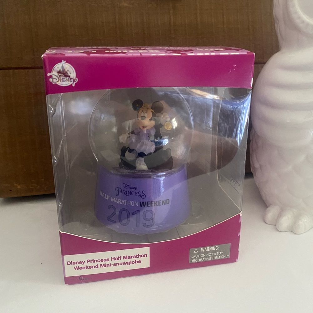 Minnie Mouse 2019 Half Marathon Snow Globe ❄️